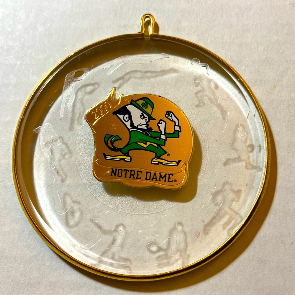 Hallmark Keepsake VTG 2000 Notre Dame Collegiate Collection Christmas Ornament
